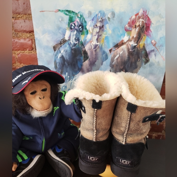 Ugg Boots - Picture 3 of 13
